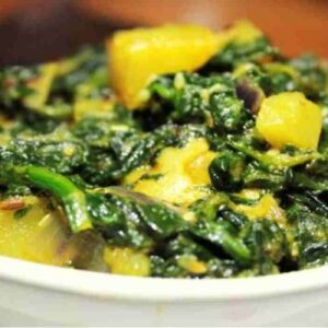 Aloo Palak Recipe: स्वादिष्ट आलू पालक की सब्जी कैसे बनाएं, यहां जानिए