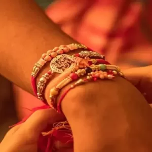 Raksha Bandhan Songs इन बेहतरीन फिल्मी गानों के साथ मनाइए रक्षाबंधन का पर्व