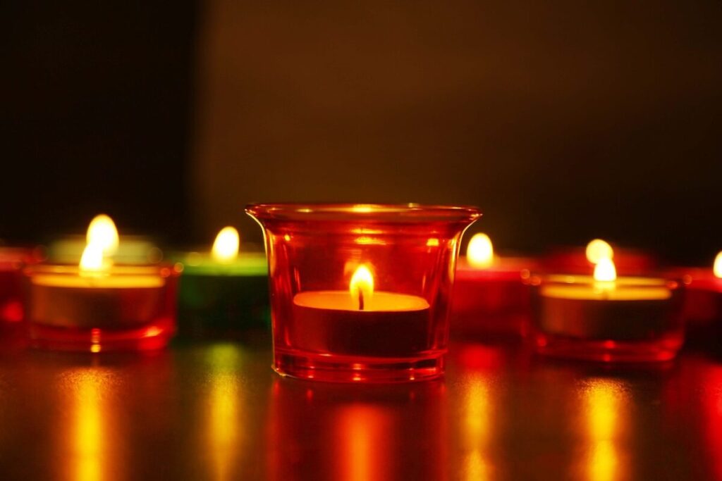 Diwali 2021: जानिए दिवाली पर लक्ष्मी-गणेश की पूजा विधि और शुभ मुहूर्त (Image Source: Pixabay)