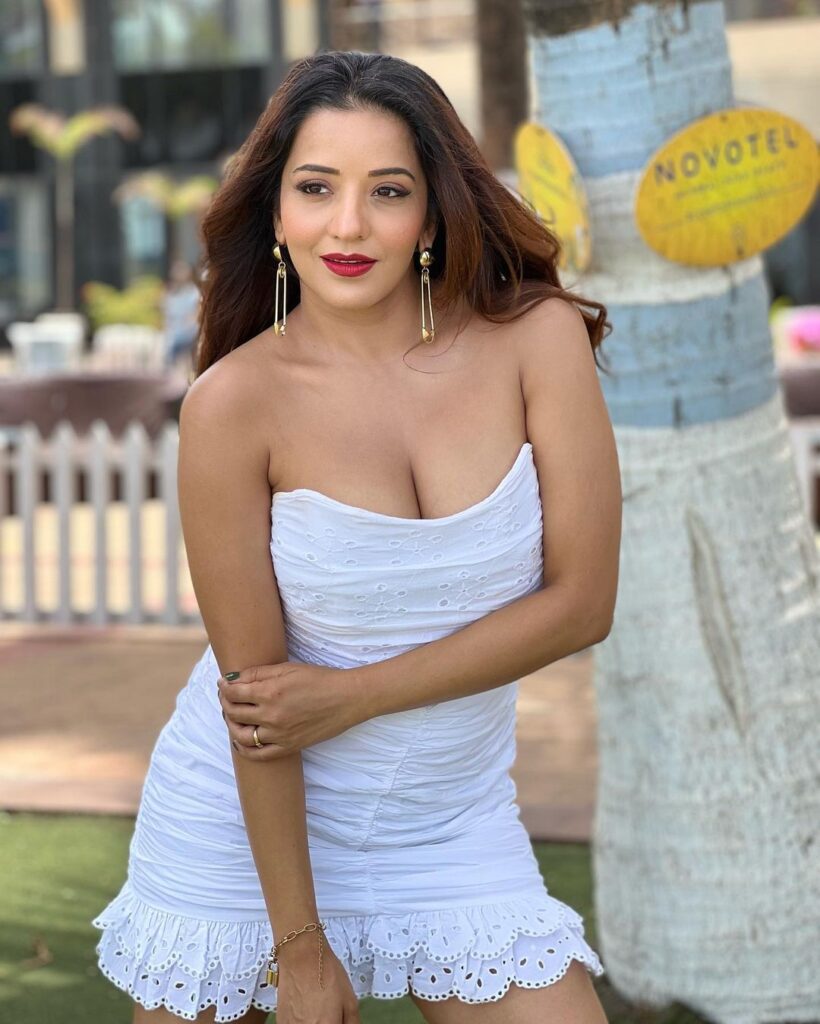 Monalisa Hot and Sexy Photos