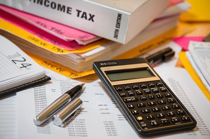 Income Tax Saving Tips: इन 5 तरीकों से बचा सकते है अपना इनकम टैक्स, यहां जानिए