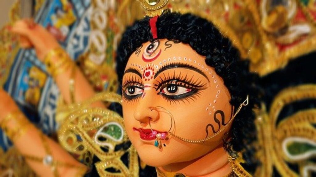 Navratri 2022 इस नवरात्रि पर मां दुर्गा को प्रसन्न करने के लिए सुने सदाबहार भजन