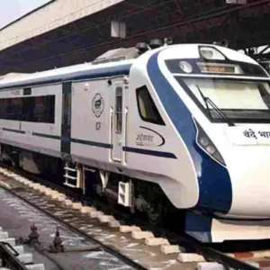 Vande Bharat Express: राजस्थान को मिलेगी पहली वंदे भारत ट्रेन, जानिए क्या है रूट और किराया (Image Credit: Social Media)