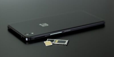 Sim Card: सिम कार्ड का एक कोना हमेशा कटा क्यों होता है? वजह जानकर चौंक जाएंगे!